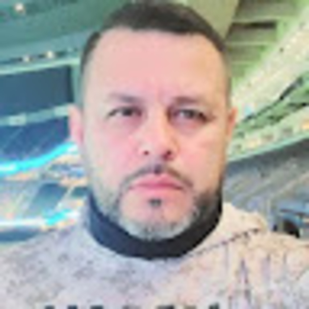 Meet your Posher, Moises